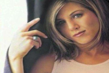 Роскошная Дженнифер Энистон и ее красивая грудь