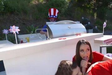 Мамка устроила курсы ебли на День независимости