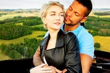 Блондинка полетала на хую и на воздушном шаре