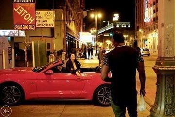 Телочки поймали ниггера и не хотят слезать с его хуяры