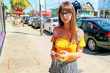 Пикапнули отличницу в очках на улицах Майями