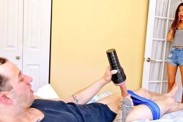 Что вкуснее - киска сестры или искусственная вагина?