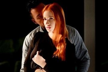 Романтический вечер для рыжульки, которая любит секс