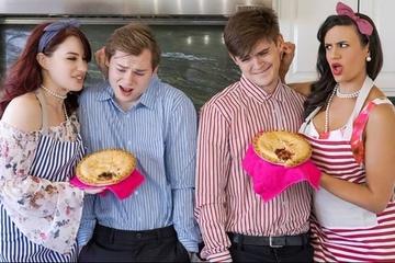 Ботаники поменялись мамками и выебали обеих!