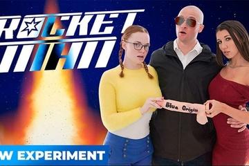 Долго думал, кого из двух телочек накуканить и выбрал самую шлюховатую