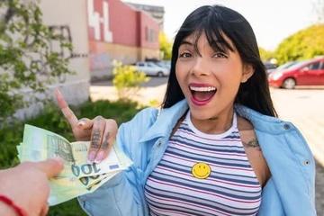 Моральные принципы это хорошо, но 300 евриков еще лучше!