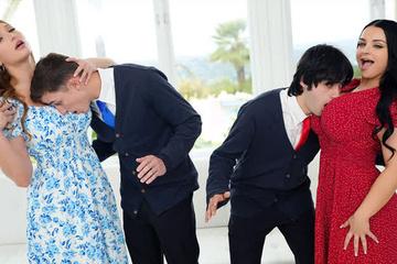 Не знаю, что такие задроты делали без своих любящих мамок!