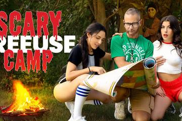 Как найти на жопу приключения? Залезть в чужую хату и устроить тройничок!