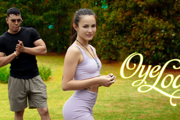 Худенькая латинка занимается йогой и сексом с другом