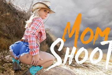 Милфа знакомится с мужиком в парке и идет к нему ебаться